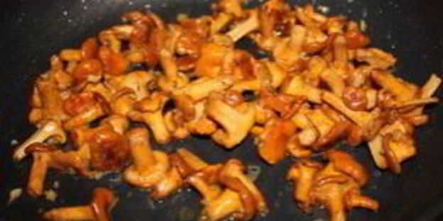 лисички, жареные с рисом