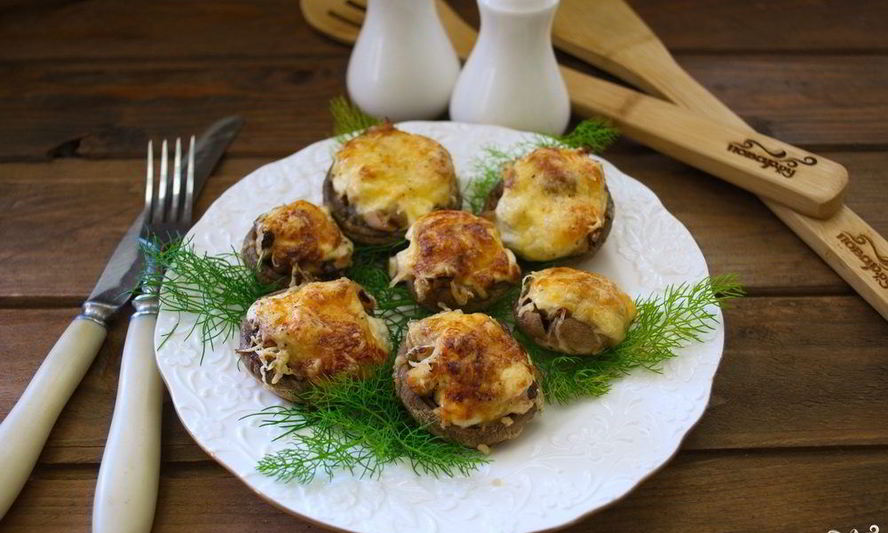 Рецепт начиненных грибов в духовке