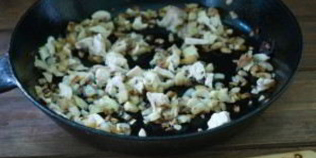 начиненные грибы в духовке