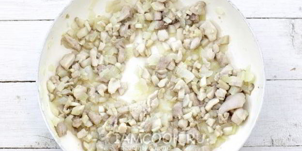 шампиньоны фаршированные курицей и сыром