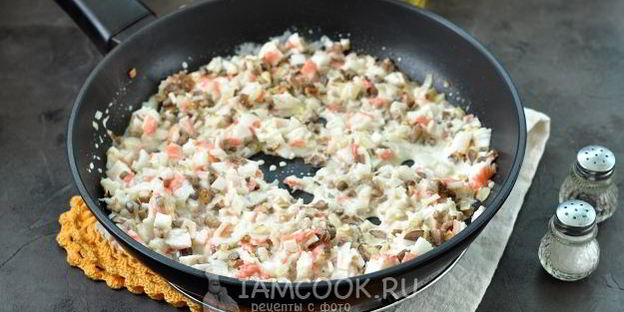 шампиньоны, фаршированные снежным крабом