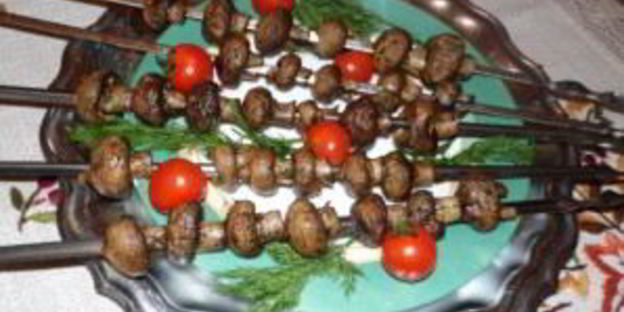 шампиньоны на шампурах