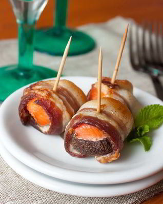 Шампиньоны с лососем в беконе