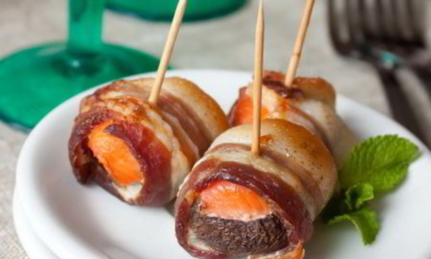 Рецепт шампиньонов с лососем в беконе