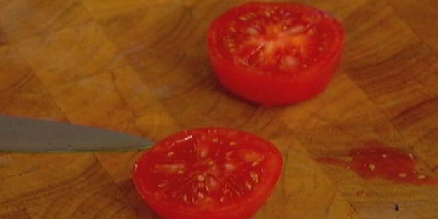 шампиньоны с зеленым помидором, жаренным в кляре