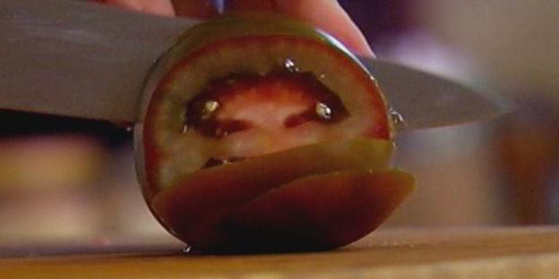 шампиньоны с зеленым помидором, жаренным в кляре