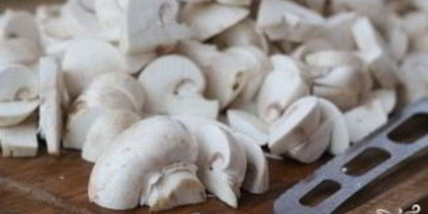 шампиньоны в горшочках