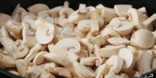 шампиньоны в горшочках