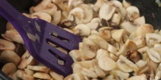 шампиньоны в горшочках