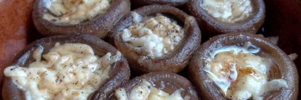 Шампиньоны, запеченные с сыром в духовке