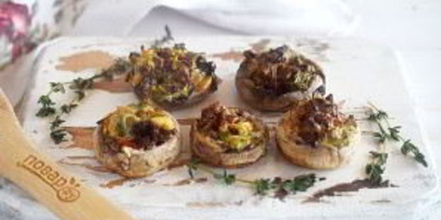 вегетарианские фаршированные грибочки