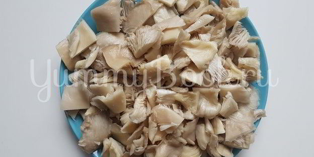 вешенки с жареной картошкой