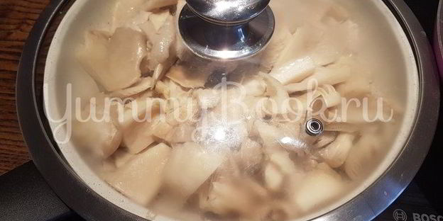 вешенки с жареной картошкой