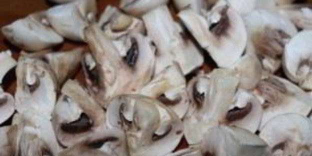 жареные грибы со свининой