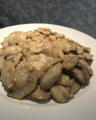 Жареные шампиньоны в сметане