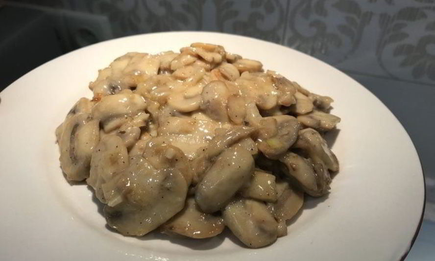 Рецепт жареных шампиньонов в сметане