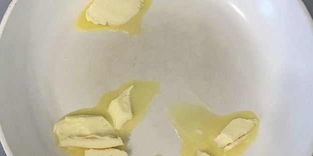 жареные шампиньоны в сметане