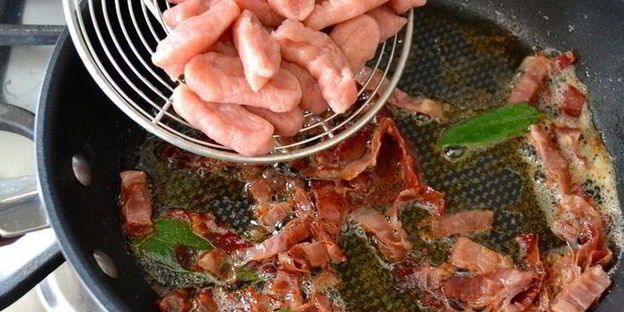 итальянские ньокки со свеклой