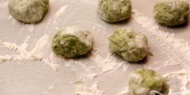 картофельные клецки со шпинатом