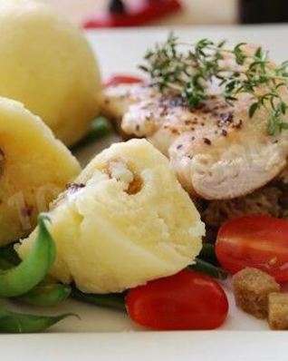 Картофельные клецки со свининой