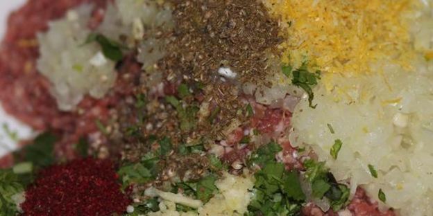 котлеты из баранины с кинзой и лимонной цедрой