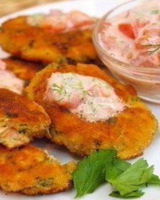 Котлеты из филе лосося с томатным соусом