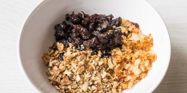 котлеты из говядины с черносливом и орехами