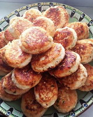 Котлеты из индейки с кинзой