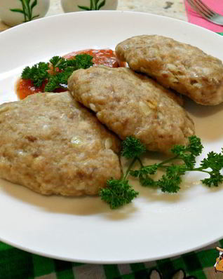 Котлеты из смешанного фарша в микроволновке