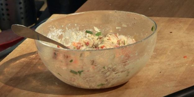 котлеты из толстолобика с картофелем и подорожником