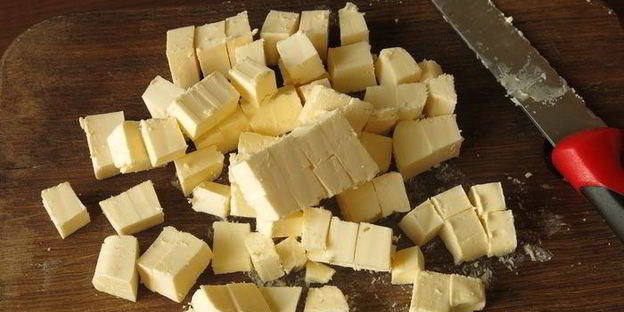 котлеты-привидения с пряным тыквенным соусом