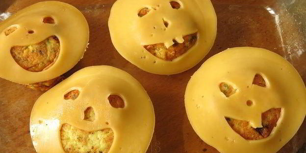 котлеты-привидения с пряным тыквенным соусом