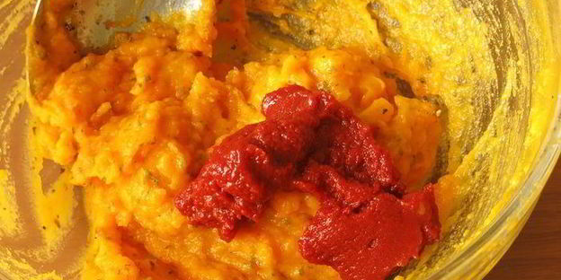 котлеты-привидения с пряным тыквенным соусом