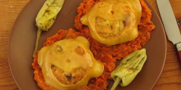 котлеты-привидения с пряным тыквенным соусом