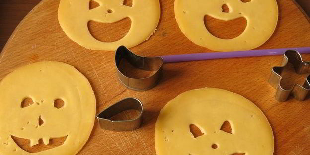 котлеты-привидения с пряным тыквенным соусом