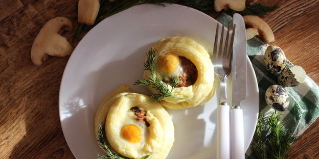 котлеты в картофельных гнездах