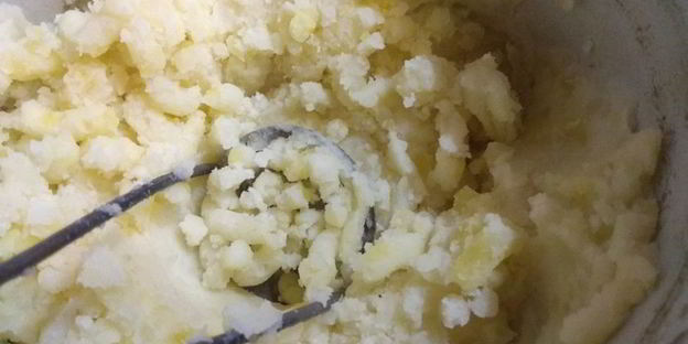 котлеты в картофельных гнездах