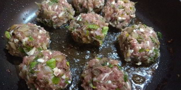 котлеты в картофельных гнездах