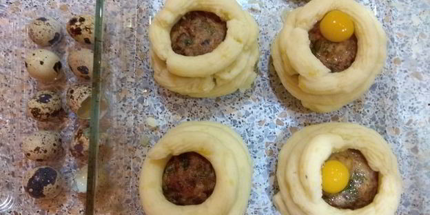 котлеты в картофельных гнездах