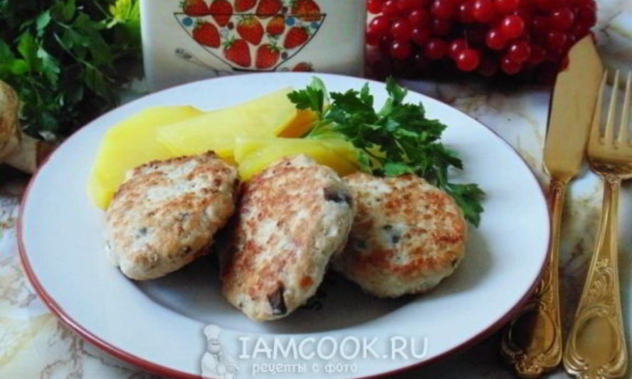 Рецепт куриных котлет с грибами и квашеной капустой