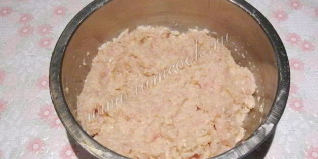 куриные котлеты с грибами и квашеной капустой