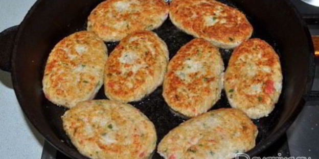 куриные котлеты с крабовыми палочками