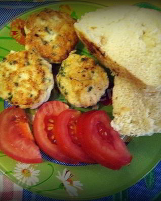 Куриные котлеты с зеленью и сыром