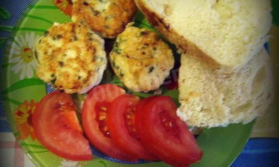 Рецепт куриных котлет с зеленью и сыром