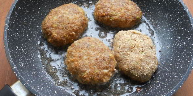 мясные котлеты с кабачком и грибами