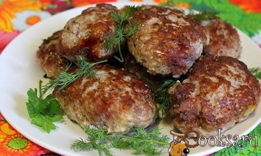 Рецепт мясных котлет с шампиньонами и гречневыми хлопьями