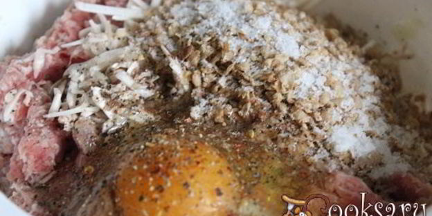 мясные котлеты с шампиньонами и гречневыми хлопьями