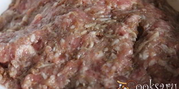 мясные котлеты с шампиньонами и гречневыми хлопьями