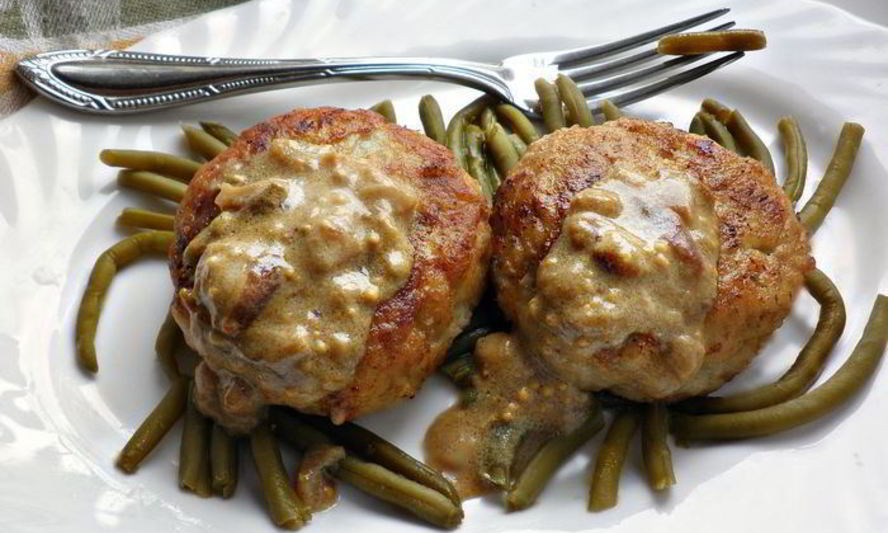 Рецепт щучьих котлет под соусом из белых грибов