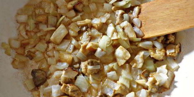 щучьи котлеты под соусом из белых грибов